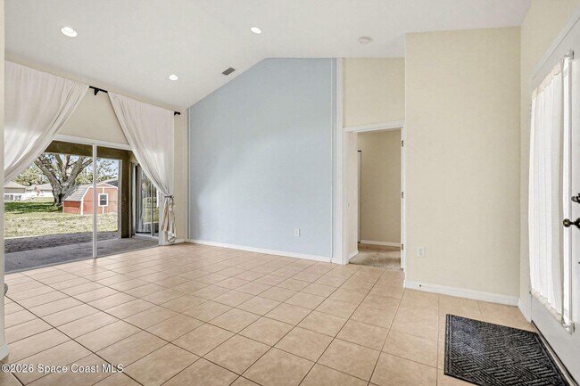 Building Photo - 2910 Emerson Dr SE