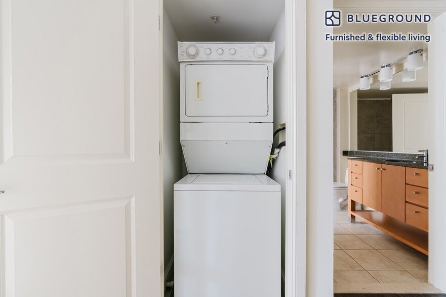 Building Photo - 4835 Cordell Ave