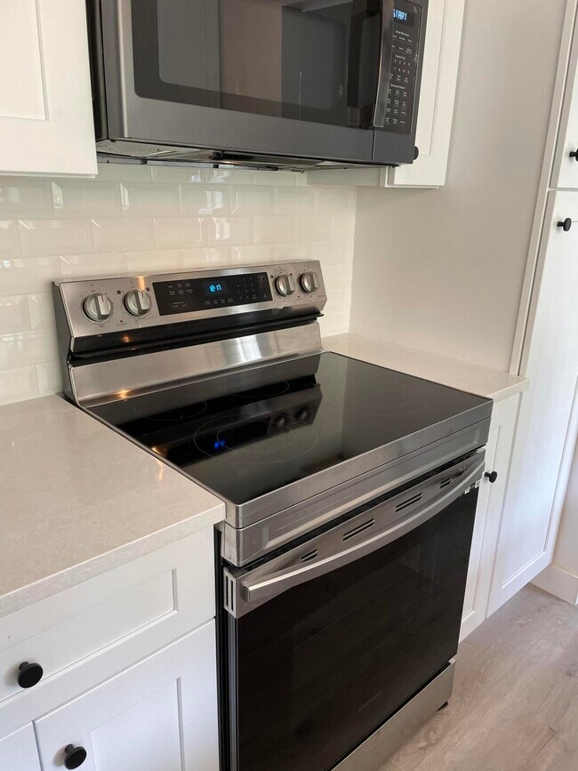 Building Photo - 104 Half Moon Cir