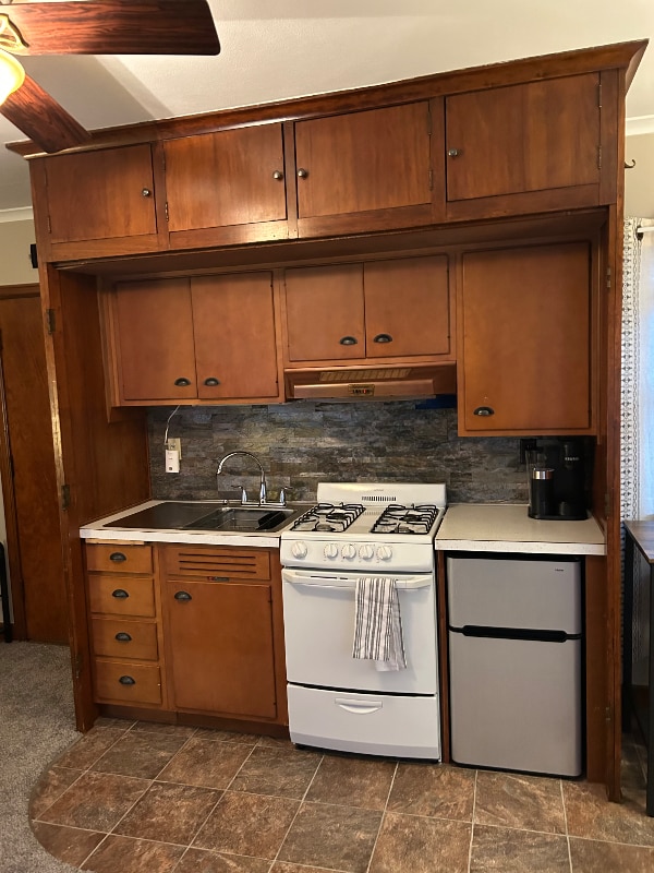 Building Photo - 320 W Hayes St