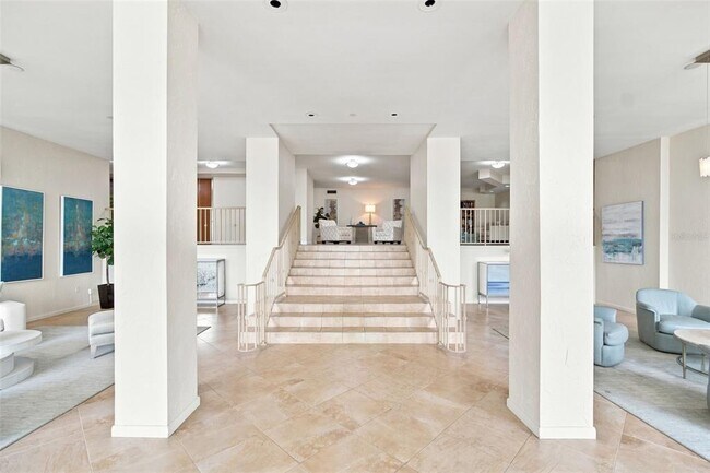 Building Photo - 707 S Gulfstream Ave