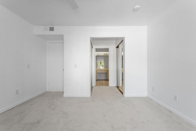 Building Photo - Lake-View 2BR / 2BA Condo with Balcony & Resort-Style Amenities at Canyon Shores