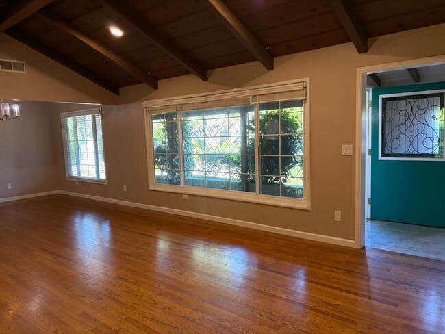 Building Photo - 2 Bedroom home, plus ADU, in Little Pocket