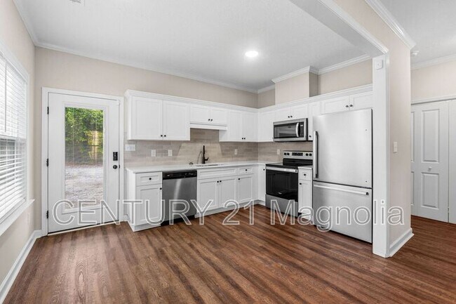 Building Photo - 302 Dorn St