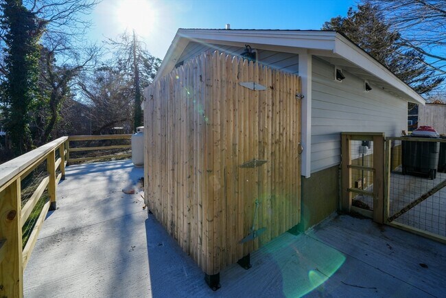 Building Photo - 90 Edgartown Rd