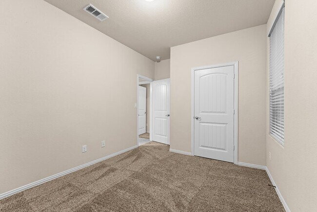 Building Photo - 6621 Hall of Fame Blvd