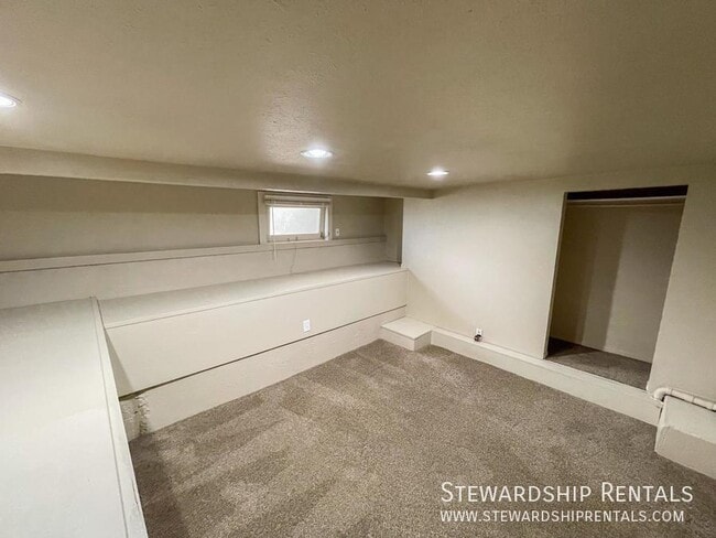 Building Photo - 1389 Ferry St