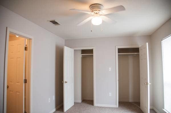 Building Photo - 127 Oakcrest Dr