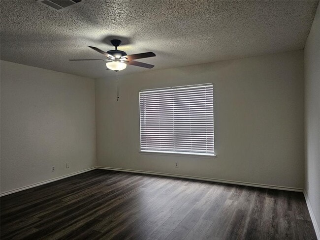 Building Photo - 2810 Adelen Ln