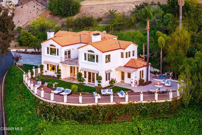 Building Photo - 1074 Deseo Ave