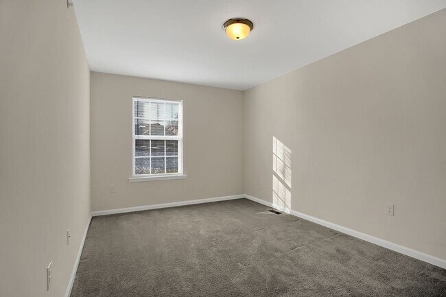 Building Photo - 5175 Winthrop Ave