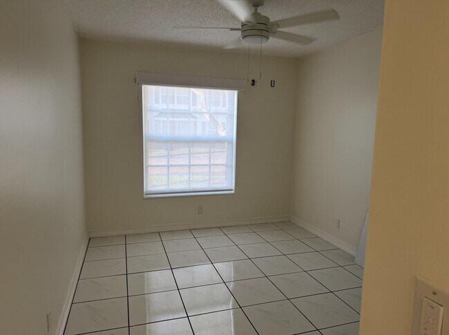 Building Photo - 2181 NE 67th St