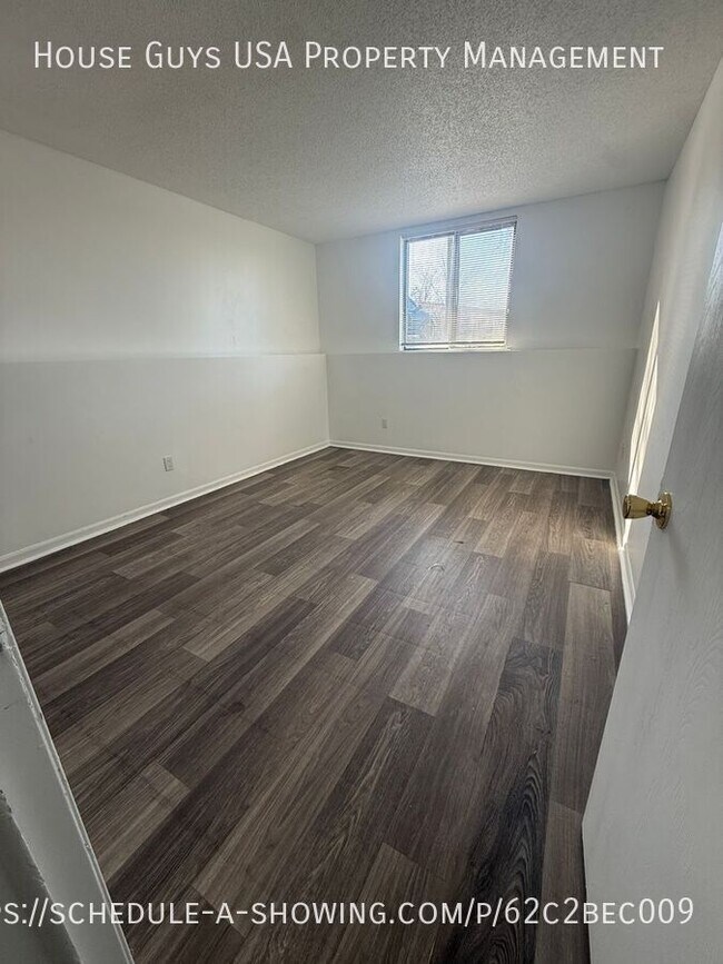 Building Photo - 9900 E 36th St S