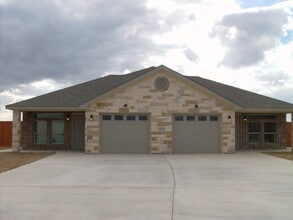Building Photo - 5605 Settlers Ct