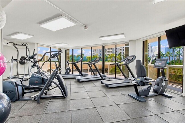 Building Photo - 20185 E Country Club Dr