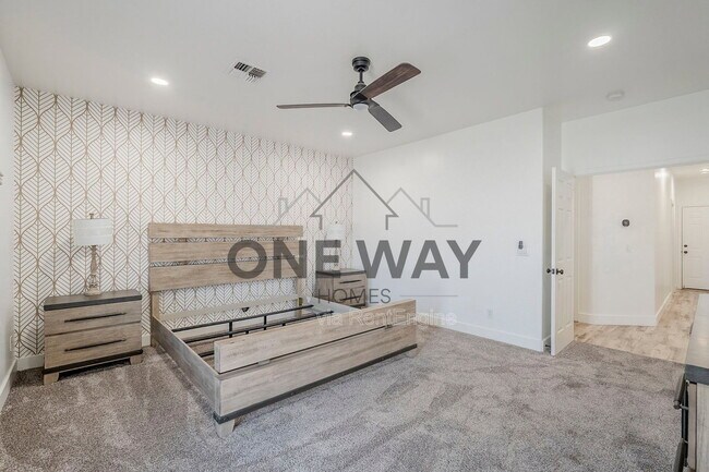 Building Photo - 760 N Swan Dr