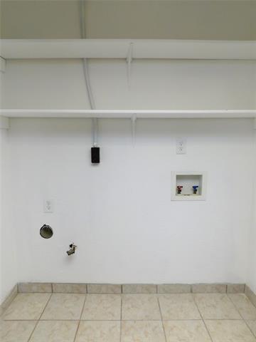 Building Photo - 4816 Roberts Dr