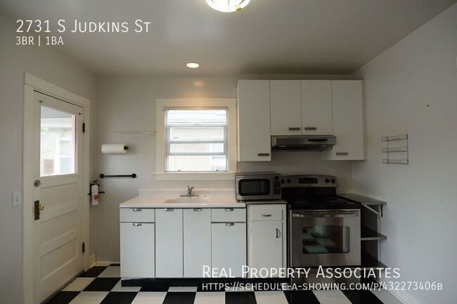 Building Photo - 2731 S Judkins St