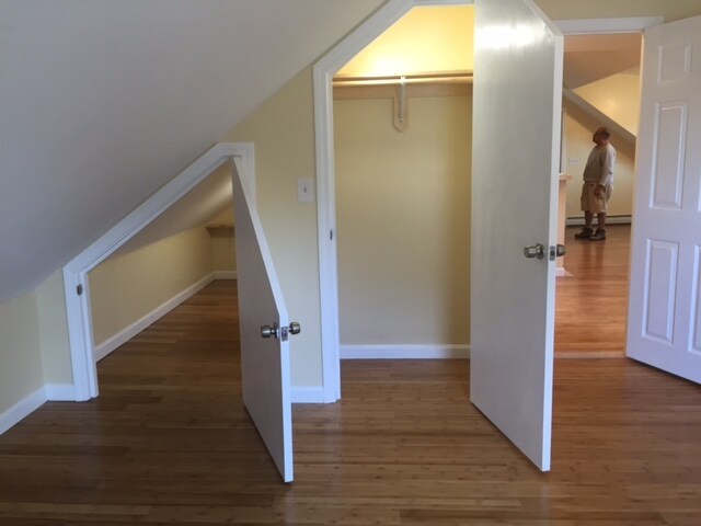 Building Photo - 19 Nichols St