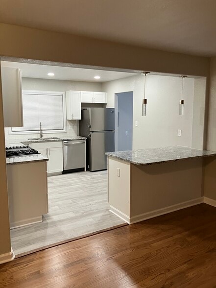 Building Photo - 1821 Lark Bunting Ln