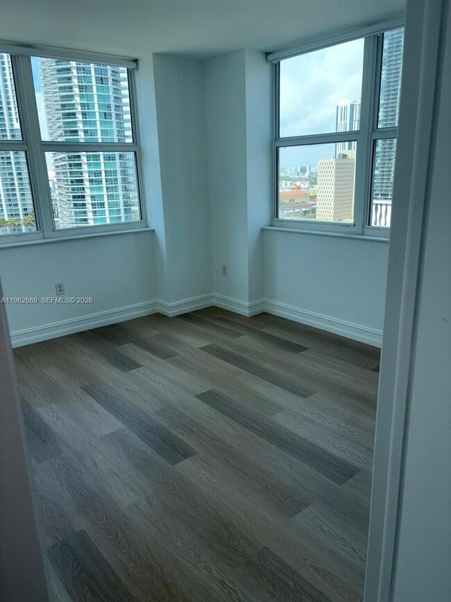 Building Photo - 31 SE 5th St