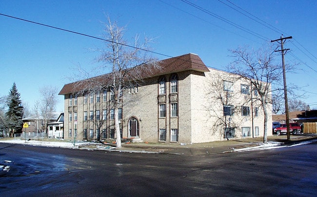 1600 Clinton St - Clinton Manor