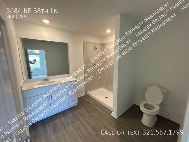 Building Photo - 3084 NE 38th Ln