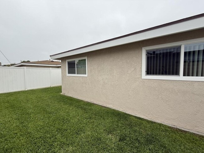 Building Photo - 15550 Cornuta Ave
