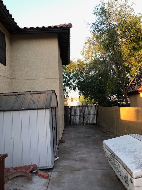 Building Photo - 10402 N 54th Dr