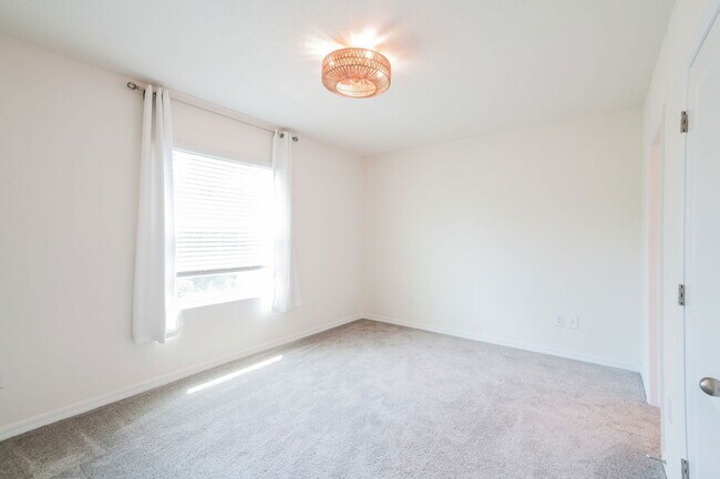 Building Photo - 11166 Crescent Deer Dr