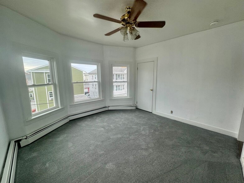 Building Photo - 61 John St