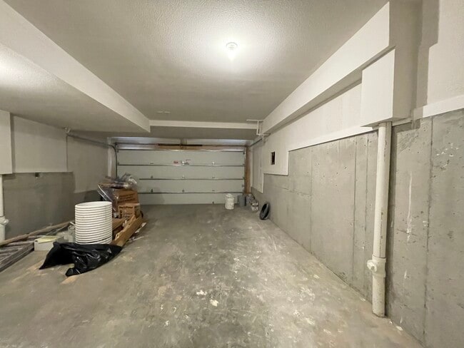 Building Photo - 1833 Mercier St