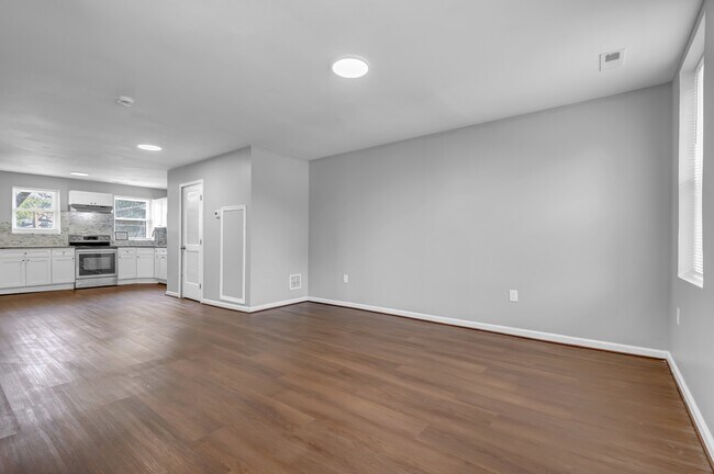 Building Photo - 2103 Chelsea Terrace