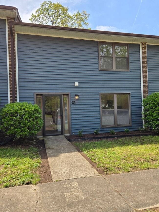 Building Photo - 1304 Seaton Rd