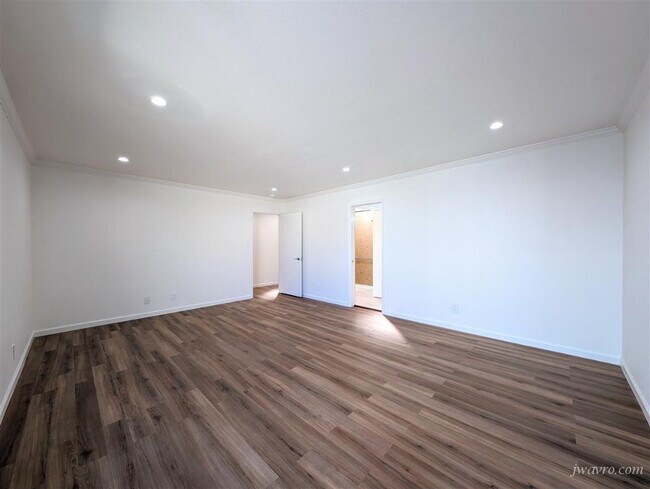 Building Photo - 3044 Franklin St