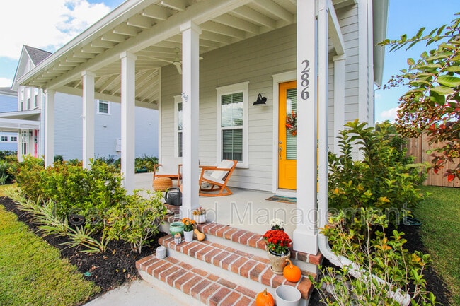 Building Photo - 286 Great Lawn Dr