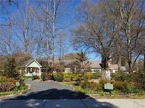 Building Photo - 747 Calvine Rd