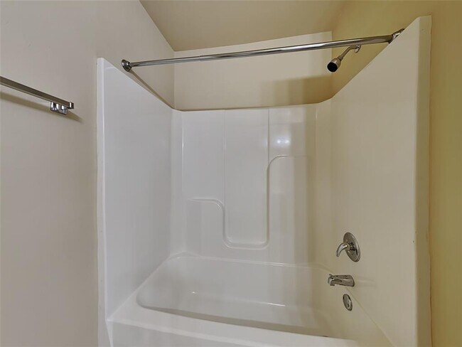 Building Photo - 2716 Demotte Dr