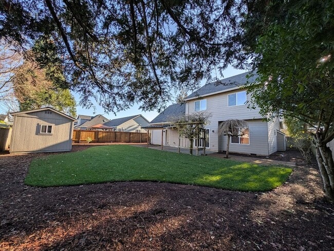 Building Photo - $3,300 - Two-Story Home with Three Bedrooms, 2.5 Bathrooms, and a Bonus Room