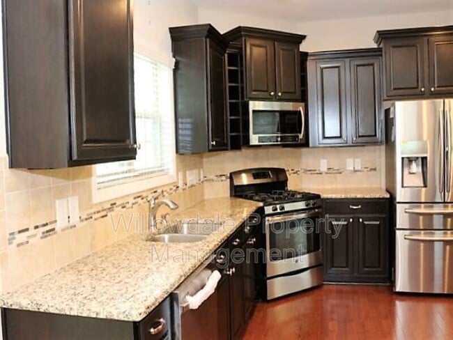 Building Photo - 717 Minerva Dale Dr