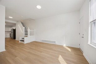 Building Photo - 2308 Turner St