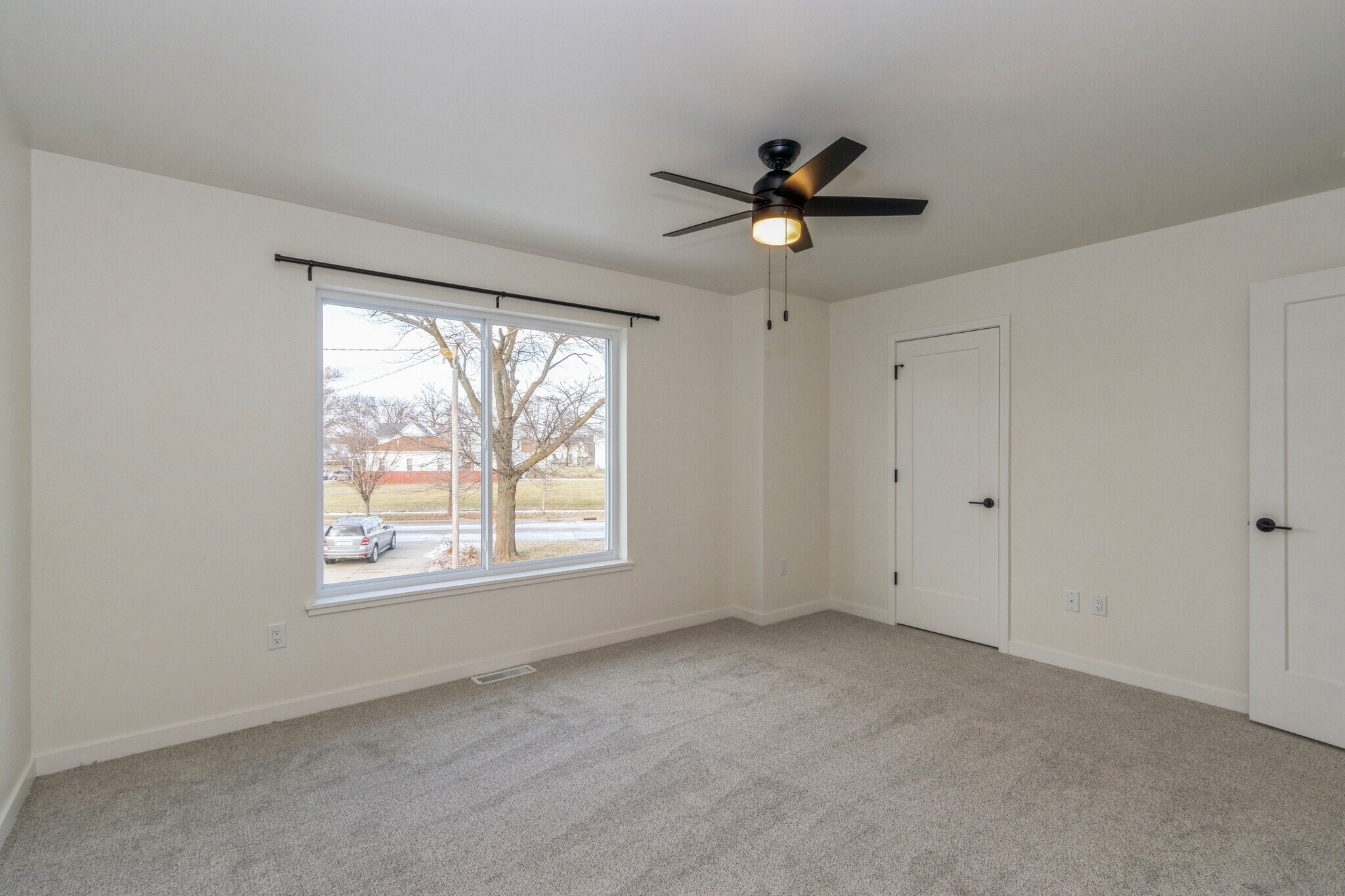 Building Photo - 415 C Ave NW