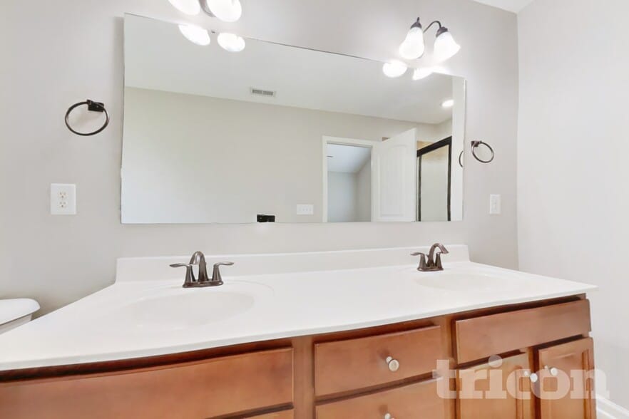 Building Photo - 31 Burr Oak Cir