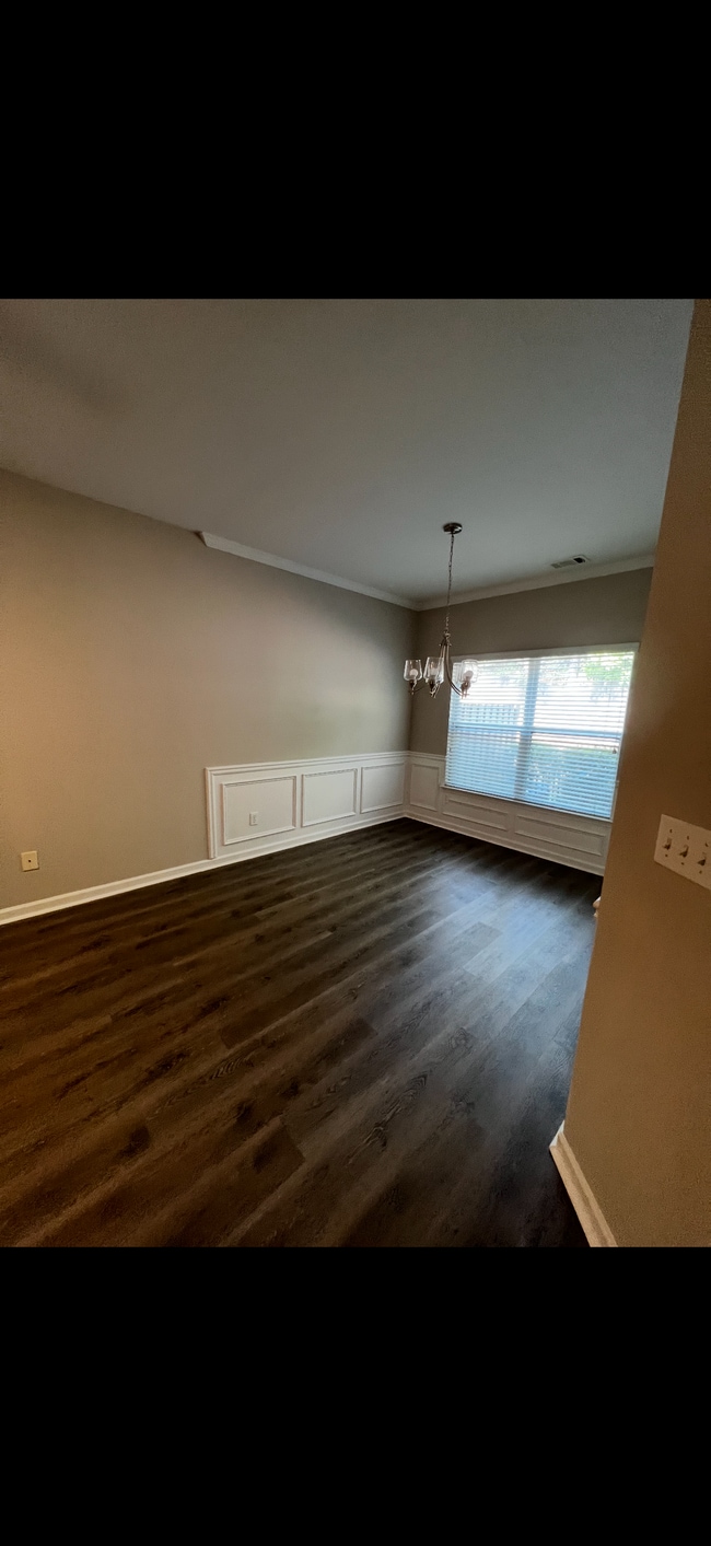 Building Photo - 465 Mulberry Row