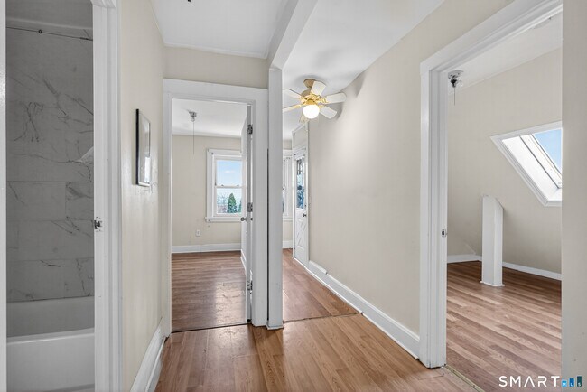 Building Photo - 361 Ridgefield Ave