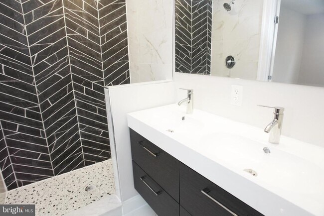 Building Photo - 12307 Chesterton Dr