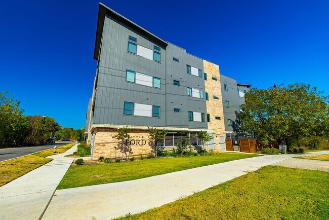 Building Photo - 100 Mockingbird Ln W