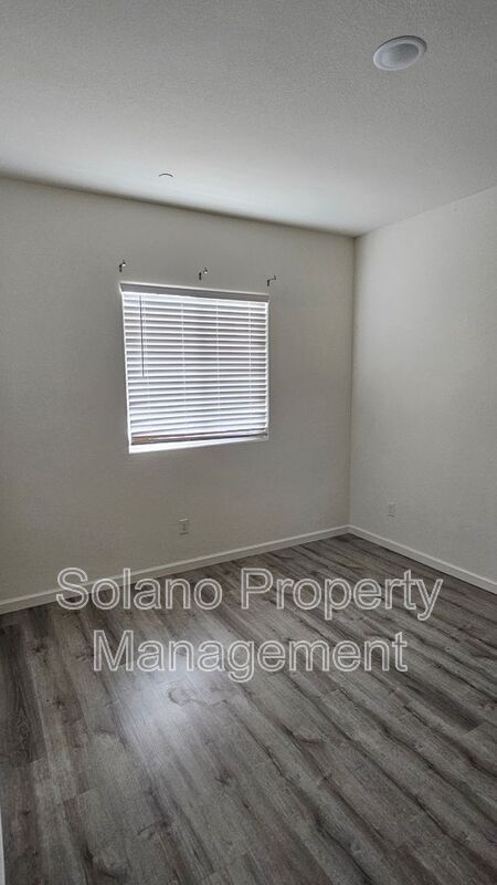 Building Photo - 1205 Niemann St