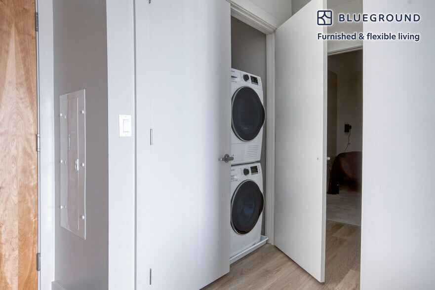 Building Photo - 1550 Soldiers Fld Rd