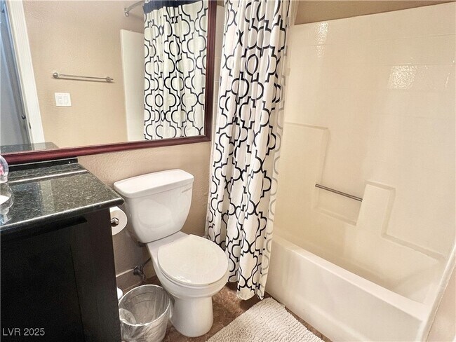 Building Photo - 230 E Flamingo Rd